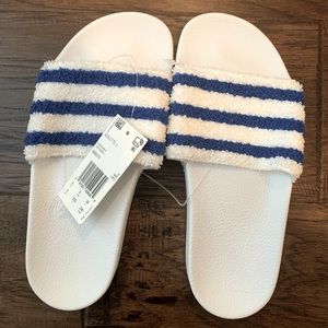 Women’s size 6 rare adidas terry slides blue/wht